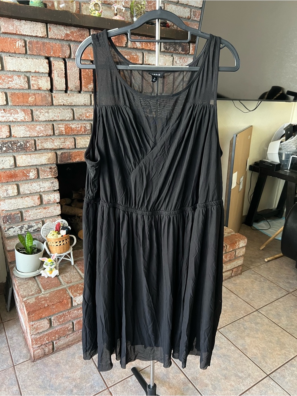 torrid Black Sleeveless Gathered Midi Dress